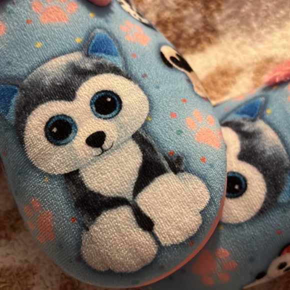 Slippers - Picture 4 of 4